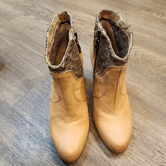 Luxury Rebel Western Cowboy Tan Snake Skin Ankle Boots - Picture 10 of 12